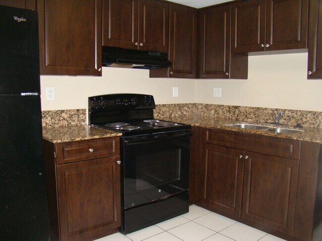 11582 NW 39th St in Coral Springs, FL - Building Photo - Building Photo