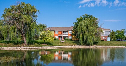 Glenmuir of Naperville Apartments in Naperville, IL - Building Photo - Building Photo