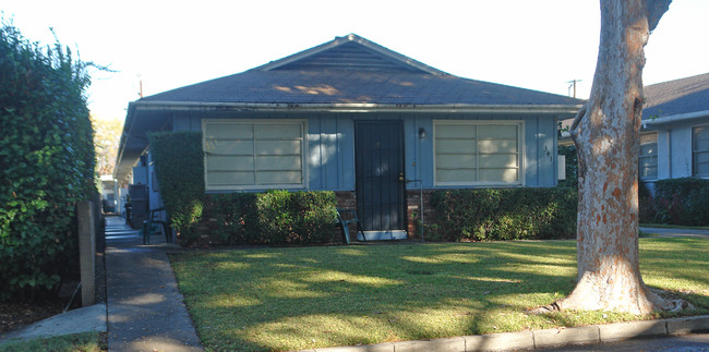 341 E School St in Covina, CA - Building Photo - Building Photo