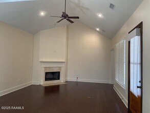 403 Stonemont Rd in Lafayette, LA - Building Photo - Building Photo