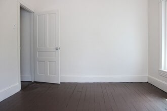 118 W Main St in Windsor, PA - Building Photo - Building Photo