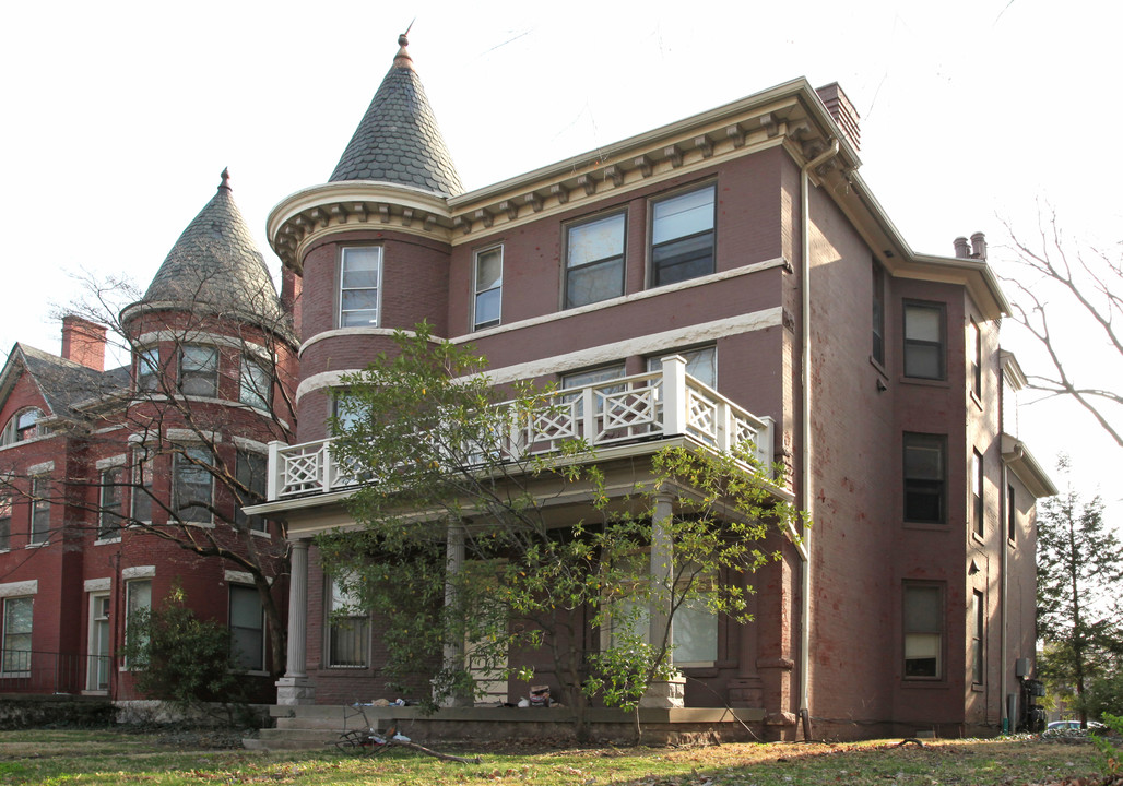 1725 S 3rd St in Louisville, KY - Building Photo