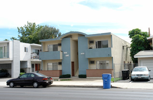 14718 Magnolia Blvd Apartments