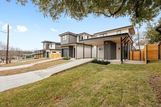 1409 Valleyridge Dr in Austin, TX - Building Photo - Building Photo