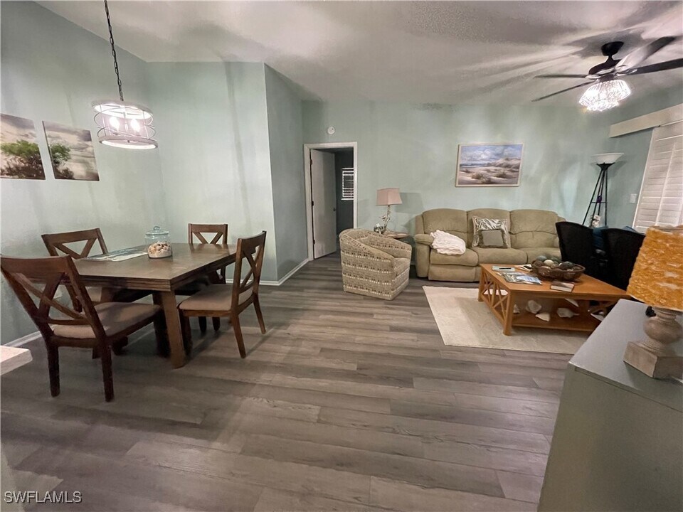 17420 Birchwood Ln in Ft. Myers, FL - Foto de edificio