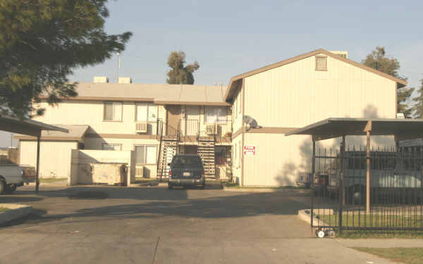 2630 W Andrews Ave in Fresno, CA - Foto de edificio - Building Photo