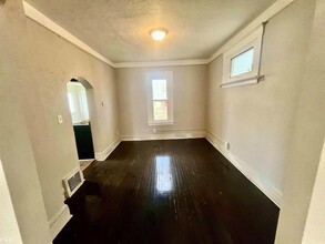 13 E Glenwood Ave in Ecorse, MI - Foto de edificio - Building Photo