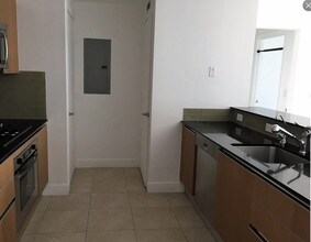 1050 Brickell Ave, Unit 2602 in Miami, FL - Building Photo - Building Photo