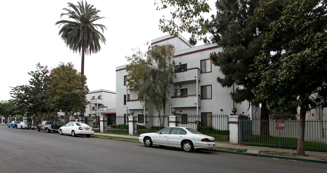 Kilgore Manor in Los Angeles, CA - Foto de edificio - Building Photo