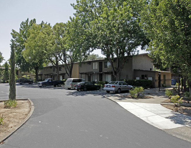 Coloma Gardens in Rancho Cordova, CA - Building Photo - Building Photo