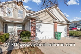 803 SW Imperial Ln in Blue Springs, MO - Building Photo - Building Photo