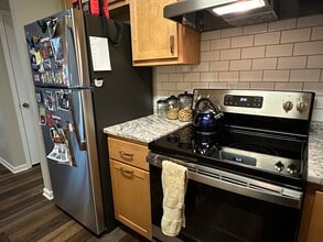 710 E Main St in Mahomet, IL - Foto de edificio - Building Photo