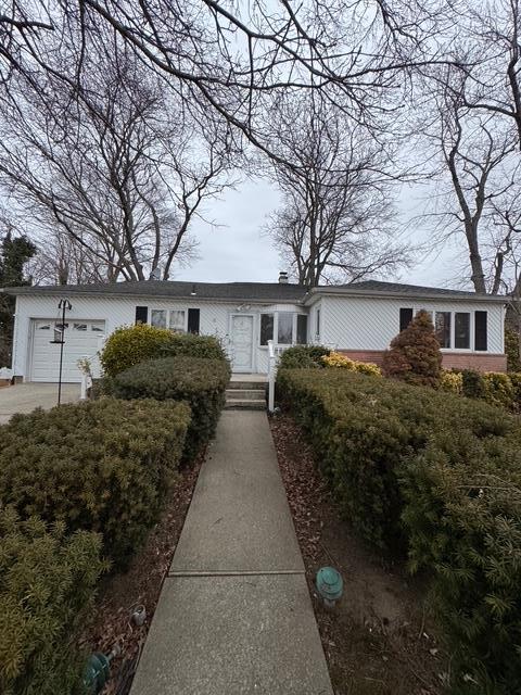 6 Hope Ct in Plainview, NY - Building Photo