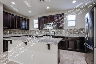 270 N Scott Dr in Chandler, AZ - Building Photo