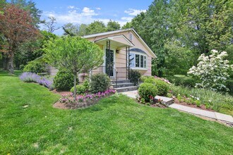 395 Taconic Rd in Greenwich, CT - Building Photo - Building Photo