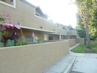 Mountain Terrace Townhomes in Ontario, CA - Foto de edificio - Building Photo