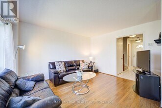 5305 Glen Erin Dr in Mississauga, ON - Building Photo - Building Photo