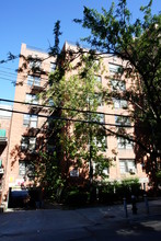 134-37 Maple Ave in Flushing, NY - Foto de edificio - Building Photo