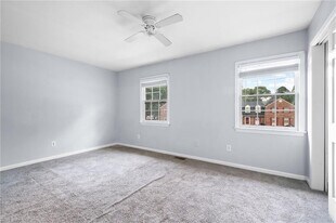 394 Deputy Ln in Newport News, VA - Building Photo