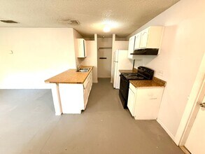 6921 Belforest in San Antonio, TX - Building Photo - Building Photo