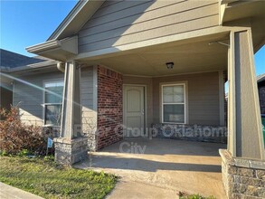 921 SW 92nd St in Oklahoma City, OK - Building Photo - Building Photo