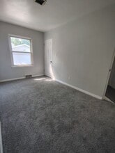 2928 Ridgeway Ave in Rockford, IL - Building Photo - Building Photo