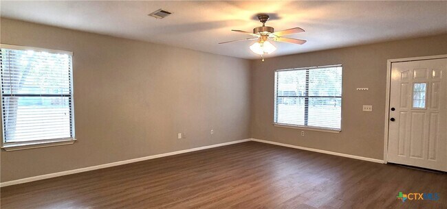 317 Armstrong St in San Marcos, TX - Building Photo - Building Photo