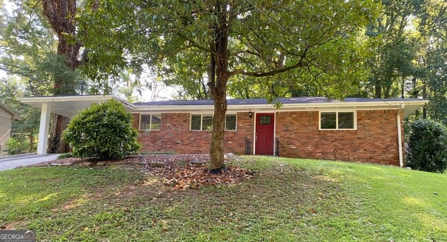 2764 Riggs Dr in East Point, GA - Building Photo - Building Photo