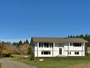 21965 NW Phillips Rd in Hillsboro, OR - Building Photo - Building Photo