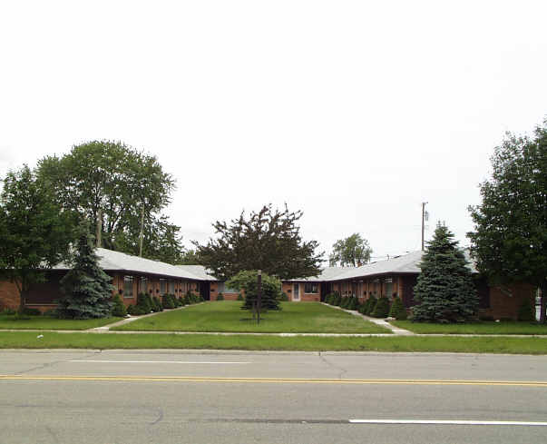 Villa Rose Apartments in St. Clair Shores, MI - Foto de edificio - Building Photo