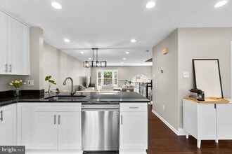 4705 Rams Horn Row in Ellicott City, MD - Foto de edificio - Building Photo