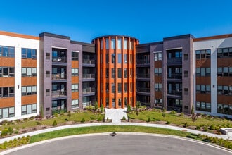 Poplar Creek CrossTown in Brookfield, WI - Foto de edificio - Building Photo