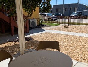 2863 S Sycamore Ave, Unit 2863 in Los Angeles, CA - Building Photo - Building Photo