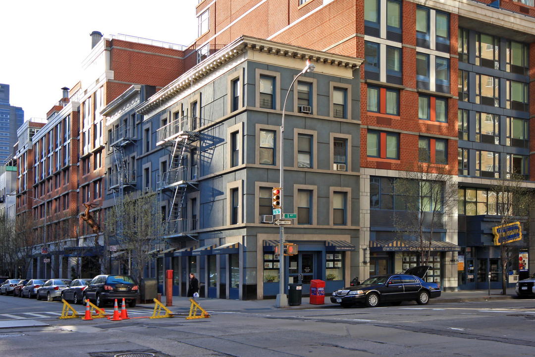 1460 First Ave in New York, NY - Foto de edificio