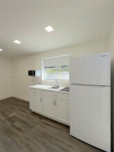 12711 SW 51st St in Miami, FL - Foto de edificio - Building Photo
