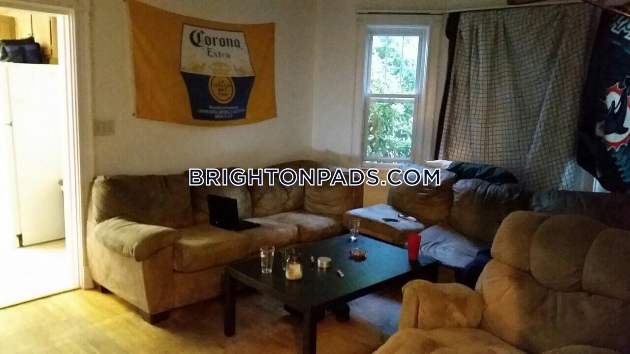 41 Egremont Rd in Boston, MA - Building Photo