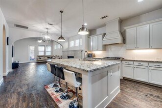662 Thoroughbred Ave in Frisco, TX - Building Photo - Building Photo