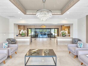 3701 N Country Club Dr in Aventura, FL - Foto de edificio - Building Photo