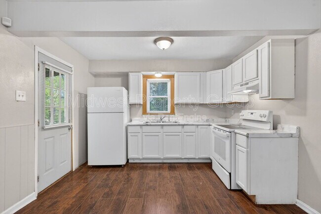 224 S Harvey Ave in Ferguson, MO - Building Photo - Building Photo