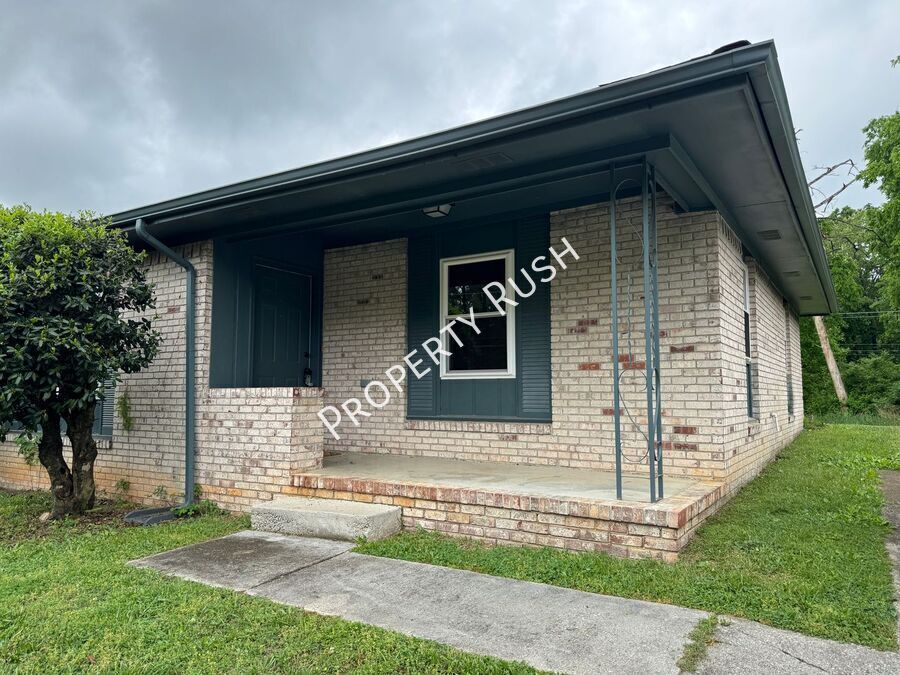8740 Millard Lee Ln in Chattanooga, TN - Building Photo