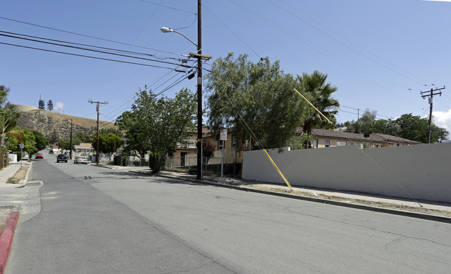 120-124 E Prospect Ave in Lake Elsinore, CA - Building Photo - Building Photo