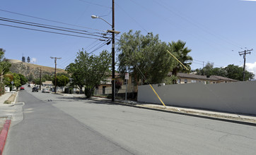 120-124 E Prospect Ave in Lake Elsinore, CA - Foto de edificio - Building Photo