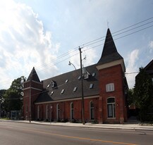 Park Lofts in Toronto, ON - Building Photo
