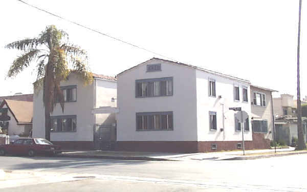 1000 N Oxford Ave in Los Angeles, CA - Building Photo