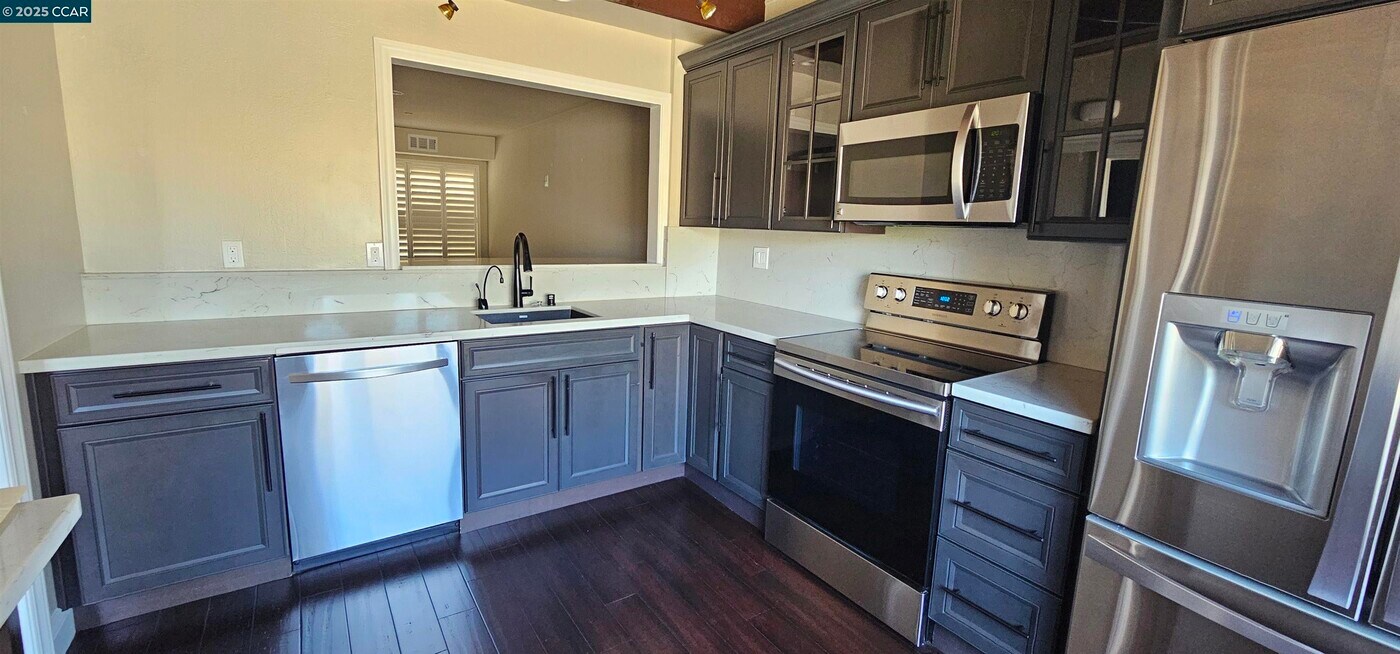1597 Ashwood Dr in Martinez, CA - Building Photo