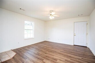 2516 W Ash St in Rogers, AR - Building Photo - Building Photo
