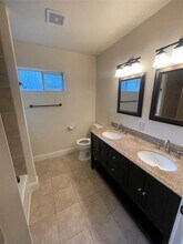 2929 E Martin Luther King Jr Blvd in Austin, TX - Building Photo - Building Photo