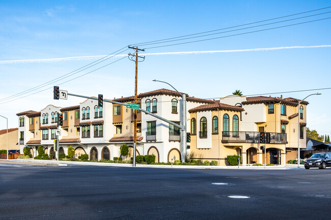 Rosa in Santa Clara, CA - Foto de edificio - Building Photo