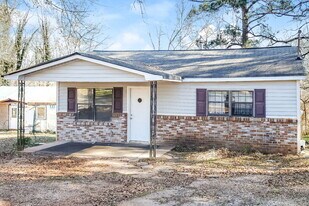 731 Parker St in Villa Rica, GA - Building Photo