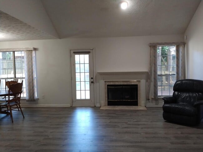 525 Longwood Ln in Peachtree City, GA - Building Photo - Building Photo